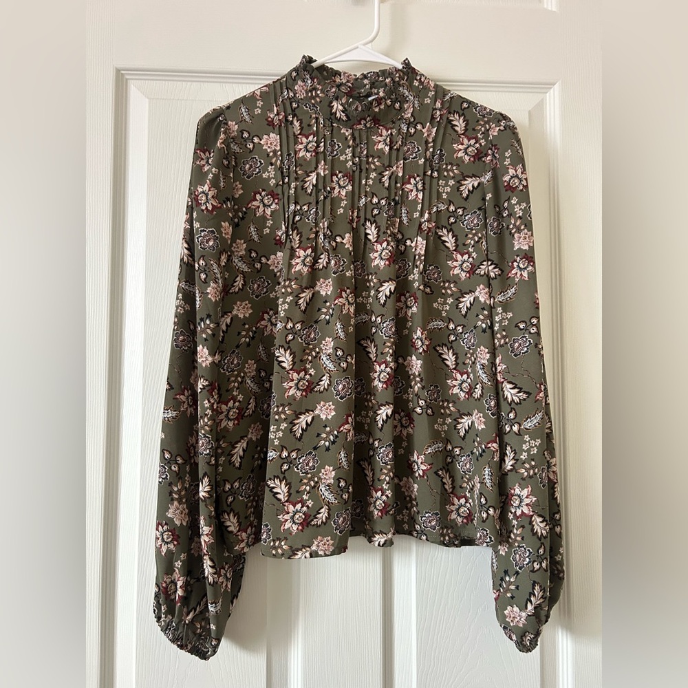 Carolina Belle Floral Green Pleated Blouse with Long Sleeves